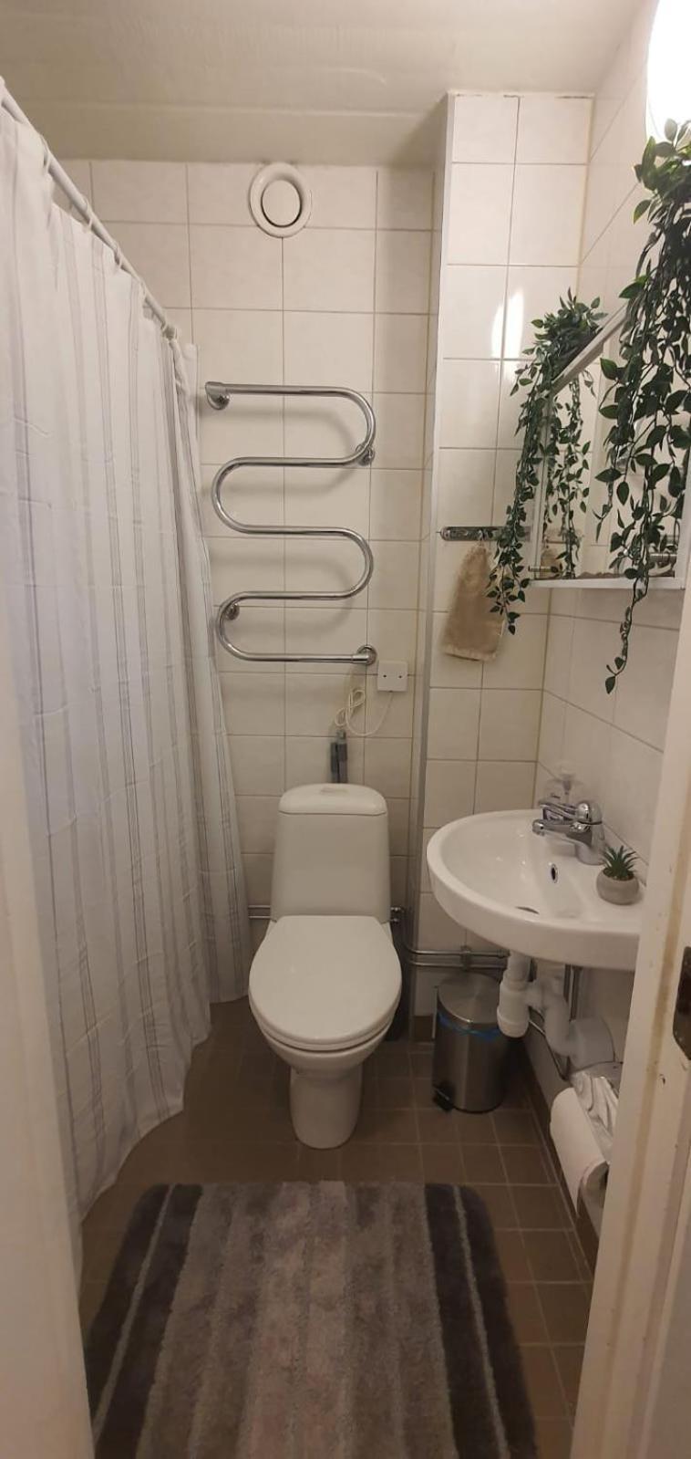 Beautiful Basement Apartment, Very Private And Close To The Metro Stockholm Exterior foto