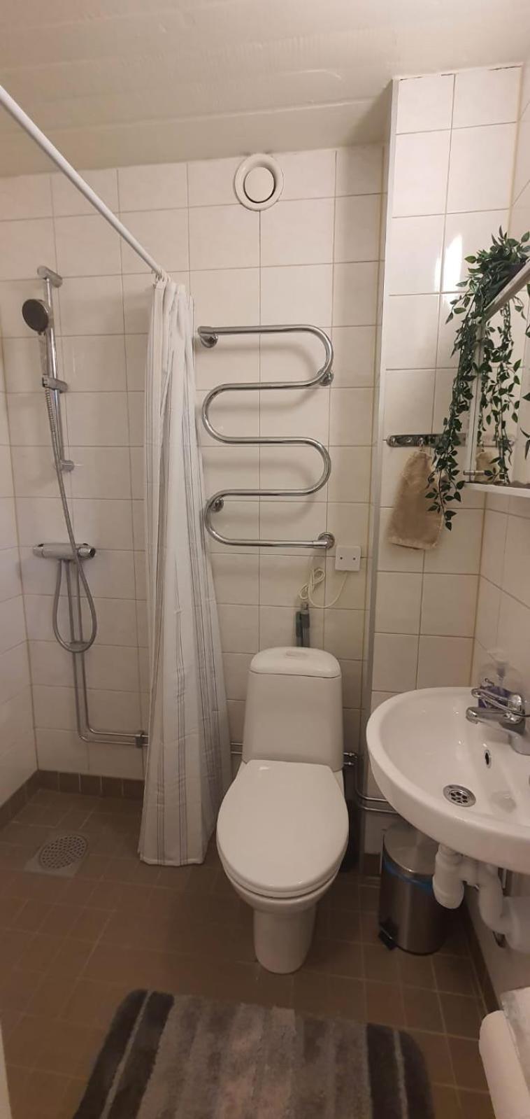 Beautiful Basement Apartment, Very Private And Close To The Metro Stockholm Exterior foto