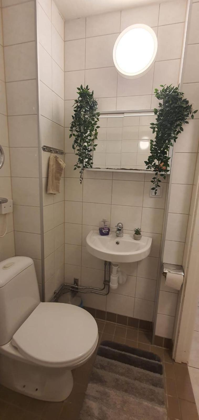 Beautiful Basement Apartment, Very Private And Close To The Metro Stockholm Exterior foto